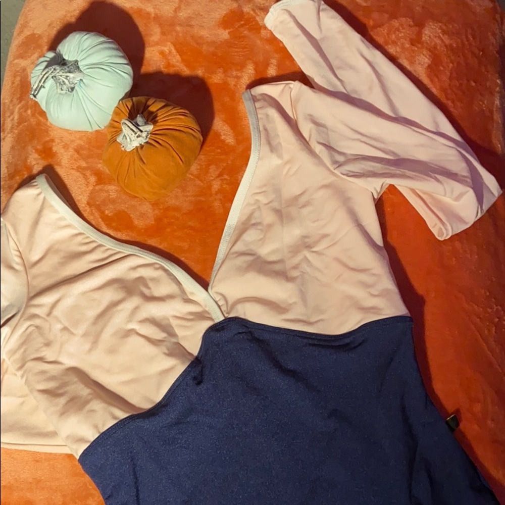 Mariia Long sleeve navy and light pink leotard